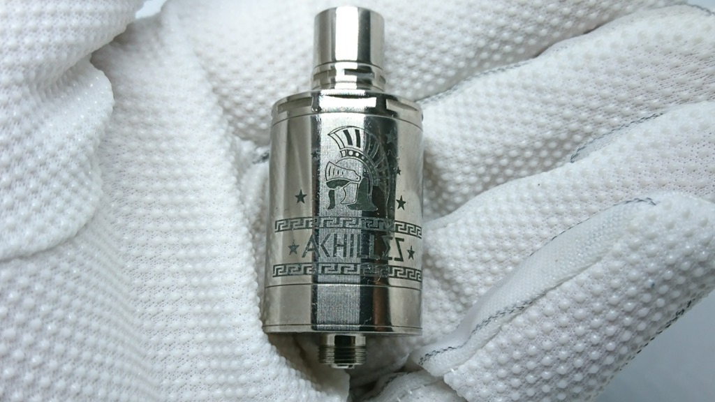 DSC 64465 - 【RDA】「ACHILLES II RDA by Titanium MODS」（アキレス2RDA)エングレービング付モデルレビュー！フルチタンボディで軽量、英雄アキレスの掘りが所有欲を満たしてくれるフレーバーチェイサー御用達モデル！【ドリッパー/フレーバー/電子タバコ】