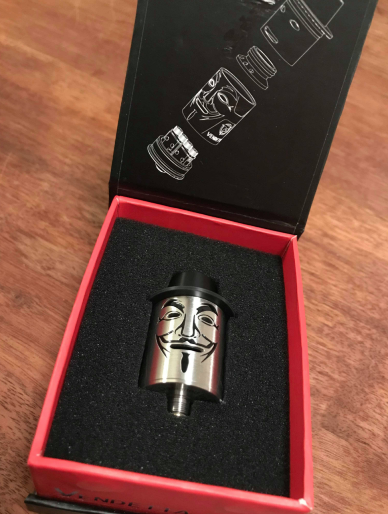 4e1b9165591ceefcde9803fb212d5a5d 774x1024 - 【レビュー】「Fumytech Vendetta RDA」アノニマスで有名なガイ・フォークスドリッパー！色物系だけど見た目も超クール。