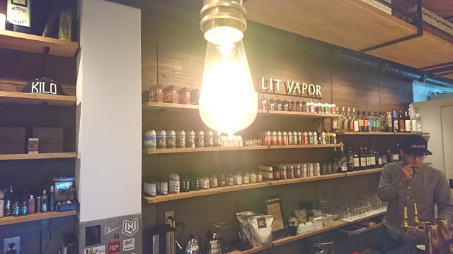 DSC 7791 thumb 1 - 【ショップ】大阪府西区新町「LIT VAPOR VAPE Bar &amp; Lounge（リットベイパー）」に行ってみた。おいしいお酒を飲めるVAPE＆バー！Webショップもオープン。【大阪VAPE PARTY 冬の陣 #02ショップ訪問日記編】