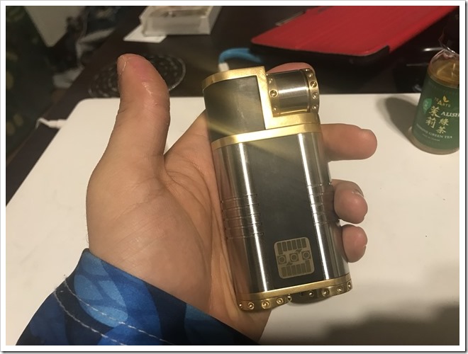 IMG 6408 thumb - 【超合金】ZITO MODS BIG BOSS MOD簡易レビュー。超合金並の変形で魅せる個性派メカニカルボックスMOD！複数持てば合体も可能で夢がひろがりんぐ！【お借りしました】