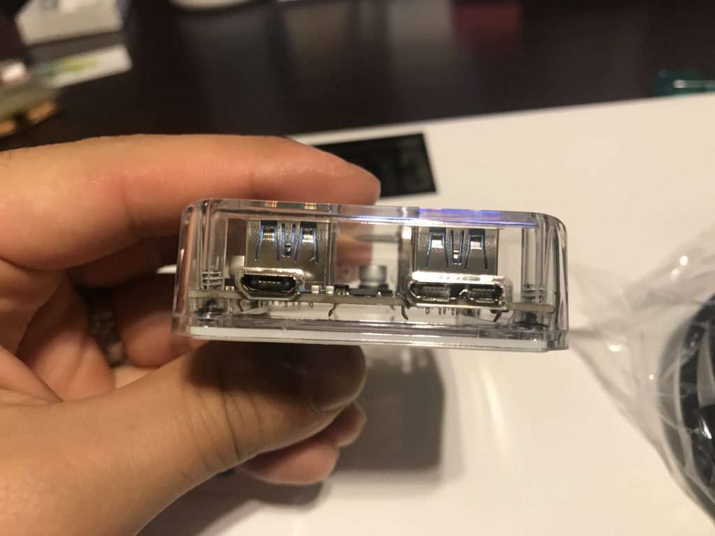 IMG 6552 1024x768 - 【ガジェット】ORICO USB3.0 Transparent Desktop HUB (MH4U-U3)レビュー！スケルトンのかっこいいやつ！デスクトップに1個あると何かと便利なアイツがやってきた！【スケスケボディ】