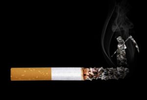 cigarette 2456476 960 720 300x203 - 【TIPS】ニコチンを含む電子タバコは買える？注意点まとめ