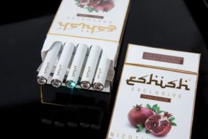 shisha 175777 960 720 300x200 - 【TIPS】外出時に困らない！1日中使える電子タバコを選ぶポイントとは？