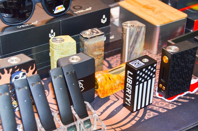 vapeexpd6 2 ShenzhenVOTCL002 0330 thumb - 【EXPO】ブース紹介:F6-1 LVSMOKE、G3 SMOK（スモック）、F6-6 Vapor Talk(ベイパートーク)、G5-1 KINGZONE（キングゾーン）、G5-2 MaskKing（マスクキング）、D6-2 VOTECH(ブイオーテック）【VAPE EXPO JAPAN 2018】