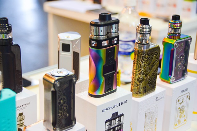 vapeexpg5 1 shenzhenkingzone004 0330 thumb - 【EXPO】ブース紹介:F6-1 LVSMOKE、G3 SMOK（スモック）、F6-6 Vapor Talk(ベイパートーク)、G5-1 KINGZONE（キングゾーン）、G5-2 MaskKing（マスクキング）、D6-2 VOTECH(ブイオーテック）【VAPE EXPO JAPAN 2018】