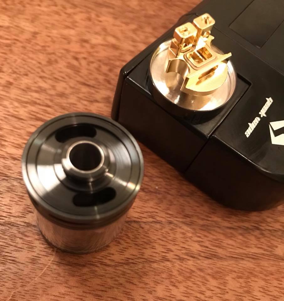 32430287 10208951756429594 4688082744910020608 n - 【レビュー】VapeFly「Horus RTA（ホルス）」変態系RTAだが、味は旨し。ファラオミニの好敵手になるか？