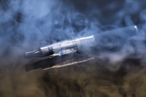 e cigarette 1881957 960 720 300x200 - 【TIPS】電子タバコ事業は拡大傾向？2020年にはどのくらい増えている予測？