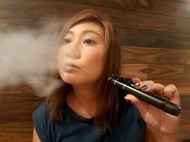 received 2069750286684315 thumb - 【レビュー】Vapeonly AURA AIO スターターキット＆SKWEZEDリキッド「グレープフルーツ」でVAPEを始めます！！【女子レビュー】