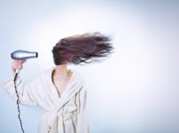 woman 586185 960 720 202x150 - 【TIPS】電子タバコは髪に影響を与える？選び方がポイント！