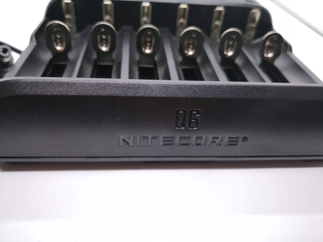 IMG 20180927 181555 thumb - 【レビュー】Nitecore Q6 Battery Charger（ナイトコアキューシックス）レビュー。6スロットで充電が多い日も安全すぎて困るノン。一家に一台お守りのような守護神リチウムバッテリーチャージャー！