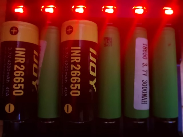 IMG 20180927 181837 thumb - 【レビュー】Nitecore Q6 Battery Charger（ナイトコアキューシックス）レビュー。6スロットで充電が多い日も安全すぎて困るノン。一家に一台お守りのような守護神リチウムバッテリーチャージャー！