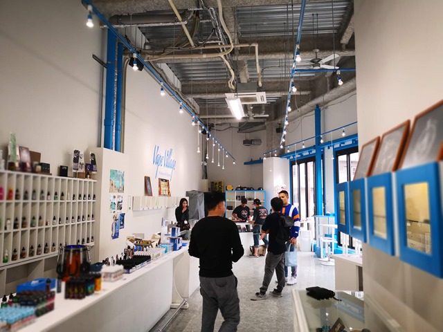 IMG 20181005 131055 thumb - 【訪問日記】Vape Village（ベイプビレッジ）天神渡辺通り店に行ってきた！アンテナショップでおシャレで広い。九州Vapeレポート02【VAPEショップの総本山】