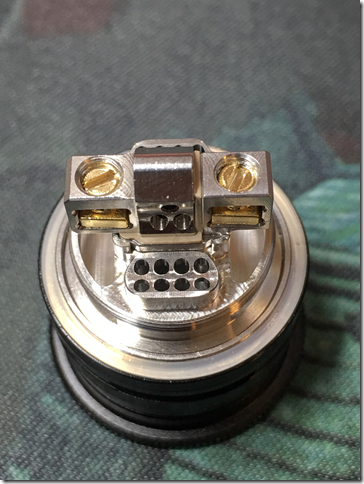 Photo 9 thumb 1 - 【レビュー】VAPEFLY CORE RTA（ベイプフライ コア）レビュー～う～ん、おそらくトリッカーの人とかは良いんじゃないですか(&Phi;д&Phi;)？編～