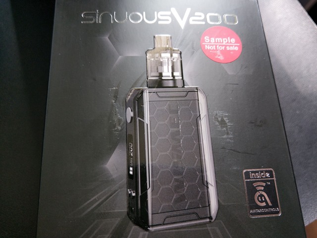 IMAG0277 thumb - 【レビュー】WISMEC SINUOUS V200 with Amor NSEレビュー。デュアルだけど軽いんです！100gクラスのシングルバッテリーと変わらないコンパクトVAPE!!