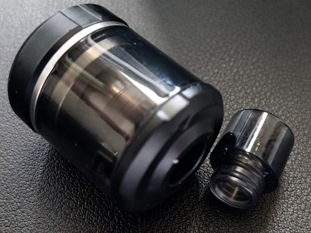 IMAG0286 thumb - 【レビュー】WISMEC SINUOUS V200 with Amor NSEレビュー。デュアルだけど軽いんです！100gクラスのシングルバッテリーと変わらないコンパクトVAPE!!