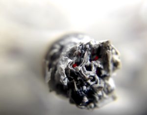 cigarette 1270516 1920 300x235 - 【TIPS】油断は禁物!VAPEに潜む発がん性物質ホルムアルデヒドとは!?