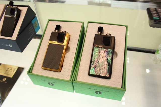 IMG 8956 thumb - 【イベント】VAPE EXPO JAPAN 2019 訪問ブース紹介レポート#08 Lost Vape(ロストベイプ)/One Case(ワンケース)/なにわ電子煙草燃料（なにわでんねん）/Dekang(デカン）/KEY MATERIAL/MEGMEET,SEMPO/ZHONGYI/HITASTE(ハイテイスト)/SAROME(サロメ)