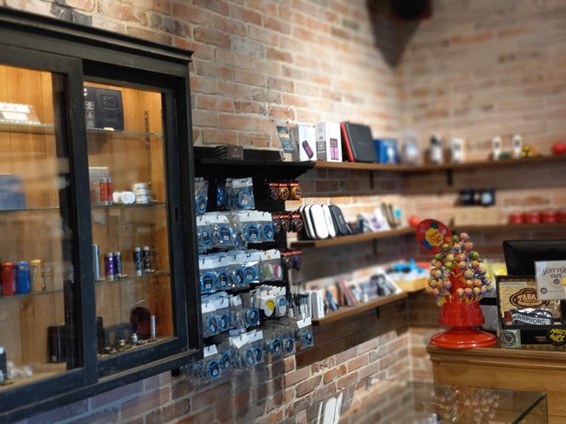 IMAG3679 thumb - 【訪問】電子タバコ専門店VERY VERY VAPE MINAMI HQに行ってきた！【CBDウォーター/VAPE/MOD/ハイエンド】