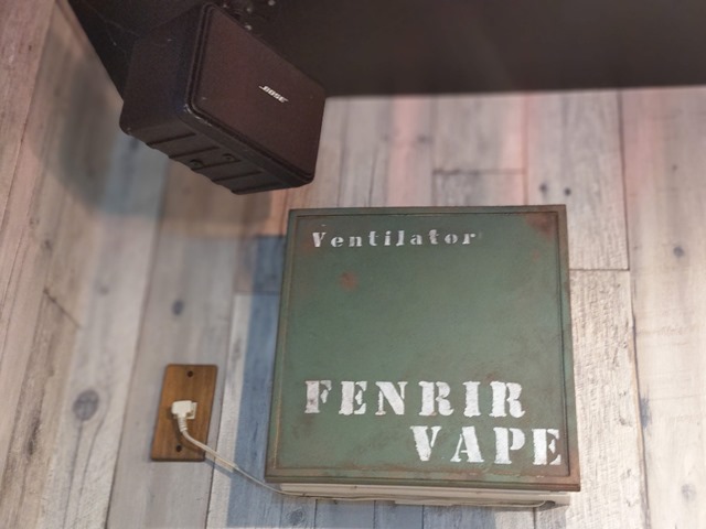 IMAG4558 thumb - 【訪問】Fenrir Vape(フェンリルベイプ)ショップ訪問レポ！店内で喫煙OK自由空間と、サバゲ＆ホビー用品展示もすごい漢の子の夢が詰まったVAPEショップ【東京VAPEショップ訪問レポート】