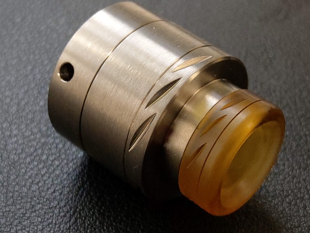 IMAG5004 thumb - 【レビュー】TITANIUM MODS Achilles III RDA＋Squonkピンレビュー。BF対応のアキレス！フレーバー軍神はとうとうDLの領域に突入するドリッパー！！【チタン製/軽量/アトマイザー/スコンカー/ボトムフィーダー/電子タバコ】