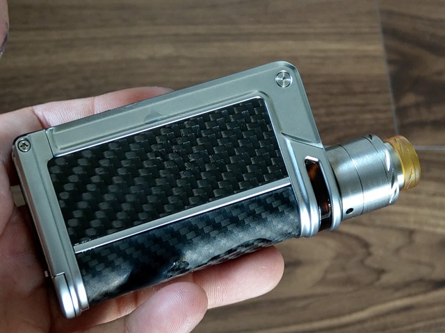 IMAG5030 thumb - 【レビュー】TITANIUM MODS Achilles III RDA＋Squonkピンレビュー。BF対応のアキレス！フレーバー軍神はとうとうDLの領域に突入するドリッパー！！【チタン製/軽量/アトマイザー/スコンカー/ボトムフィーダー/電子タバコ】