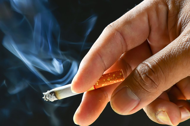 cigarette lung bowel inflammation thumb - 【NEWS】「禁煙・喫煙状況の展示が義務付け」店舗の入り口にステッカーで表示が義務化、2019年9月1日より！