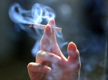 images 14 thumb 343x254 - 【タバコ】【兵庫】喫煙で注意された２少年、相手を後日呼び出し暴行、大けが負わす