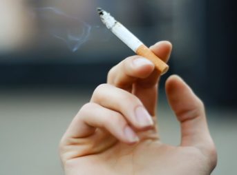smoking thumb 343x254 - 【タバコ】おんj民の吸ってるタバコ教えて！【喫煙/Tobacco/煙草】