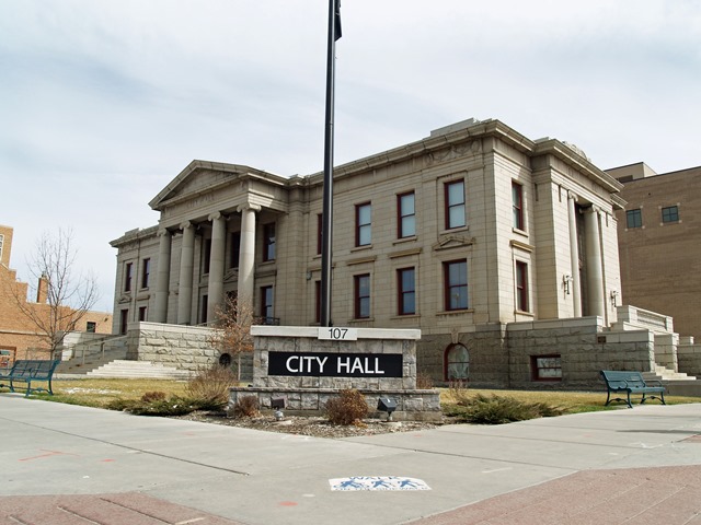 Colorado Springs City Hall by Da thumb - 【喫煙】時代に逆行、市役所に喫煙所が復活したワケ