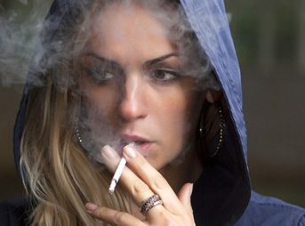 Blog 7 thumb 343x254 - 【喫煙】禁煙法案に喫煙者反発　「タバコくらい好きに吸わせろや」 「死ねってか？」 「売るんじゃねーよ！」