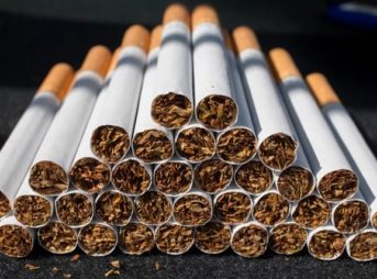 476551312.0 thumb 343x254 - 【たばこ】専門家、新型コロナ重篤化防止で禁煙・たばこ生産停止を要請