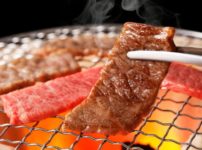 shutterstock 1092008336 202x150 - 【グルメ】3大一緒に焼肉食っててウザイやつの特徴 「人の育てた肉を横取りする奴」 「肉を一度に大量に焼く奴」