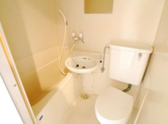 bath toilet merit demerit 1 343x254 - 【まとめ】風呂とトイレが一緒の物件ってどう思う？