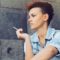 sad punk woman smoking a cigaret 60x60 - 【ソニー】初年度のPS5販売台数が、PS4を超える700万台以上になると予想 [ばーど★]