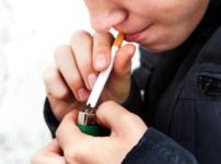 teen smoking cigarette stock sup 202x150 - 【受動喫煙】子どもの尿から基準値超えるコチニン、9割強が同居人に喫煙者　 [すらいむ★]