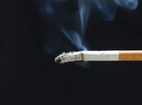 cigarettes can be dangerous even 202x150 - なぜ昔のパチ屋の店員はタバコ吸いながら仕事をしてたのか？